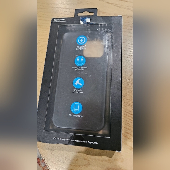 BROOKSTONE Magsafe Sleek Black Case for iPhone 16 Pro Max. NIB - Picture 3 of 4